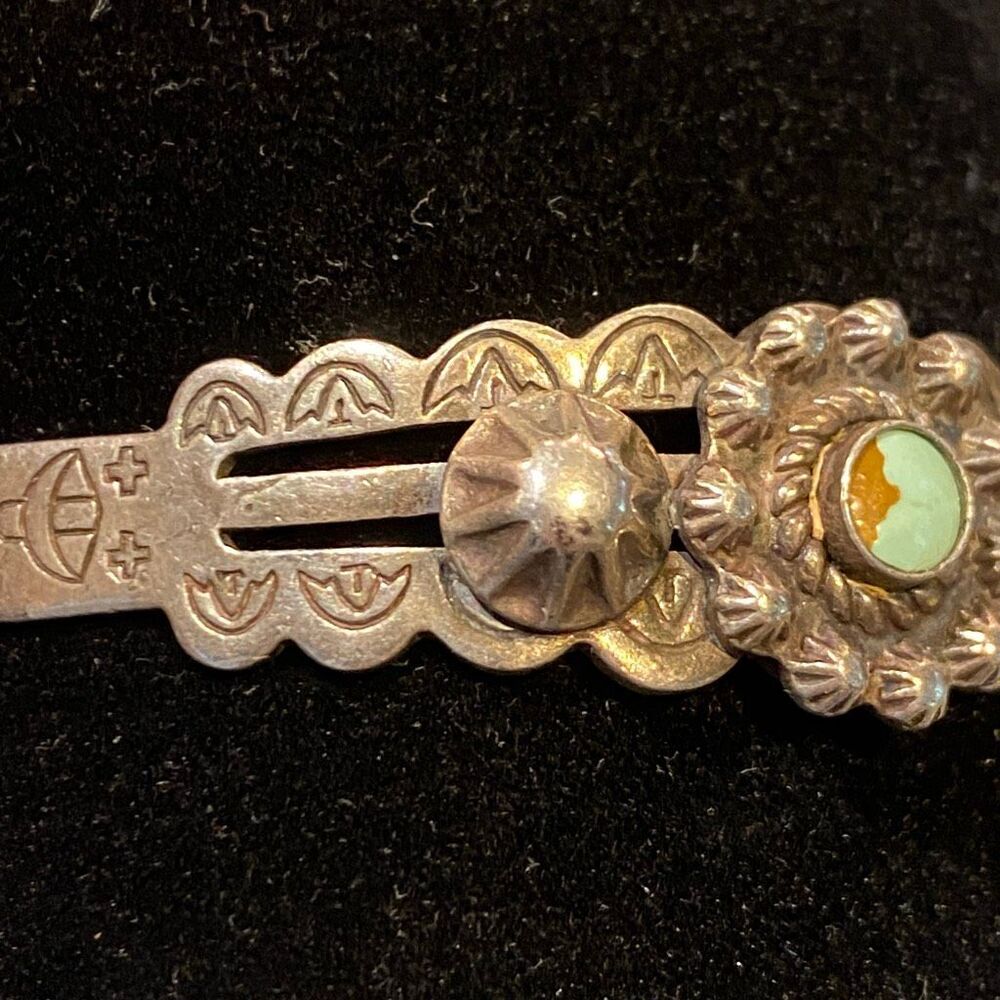 Sanford Navajo Turquoise Cuff - Picture 9 of 11
